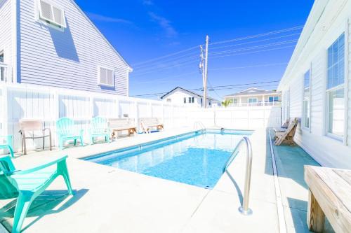 Cherry Grove Beach Casa | Suns Out Steps to Beach w Private Pool in Cherry Grove