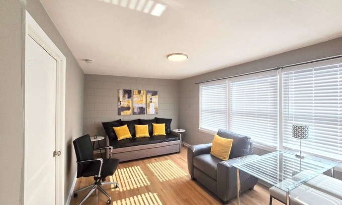 Evergreen Park Apartamento | Suns & Roses Duplex