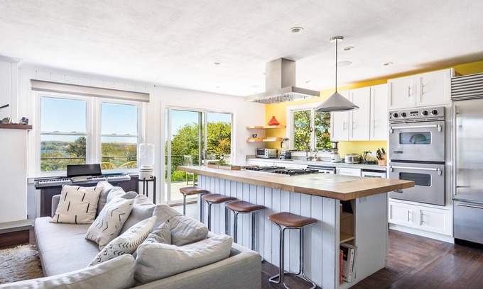 Montauk Casa | Sunset and Water Views in Montauk