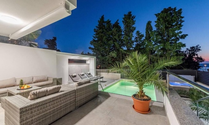 Novalja Apartamento | Sunset apartment with private pool and jacuzzi