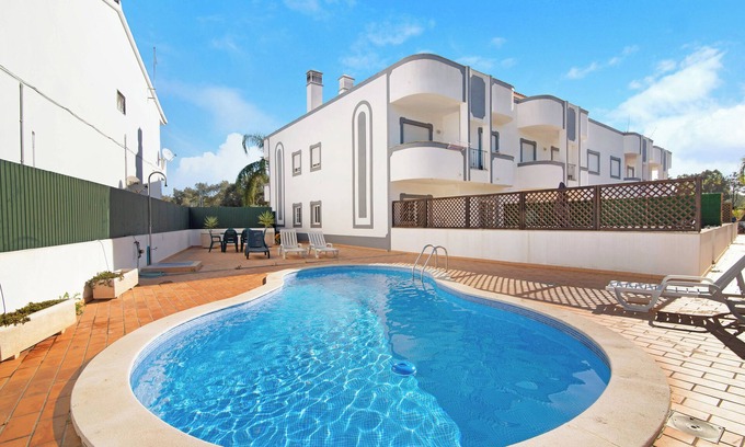 Figueiral Apartamento | Apartamento "Sunset" con piscina compartida, terraza privada y Wi-Fi