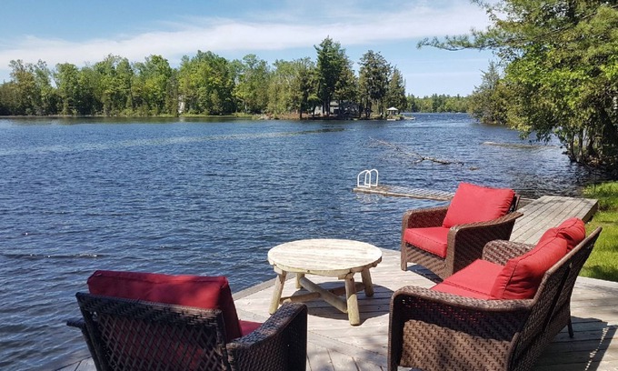 North Frontenac Cabina | Sunset Bay with Hot Tub