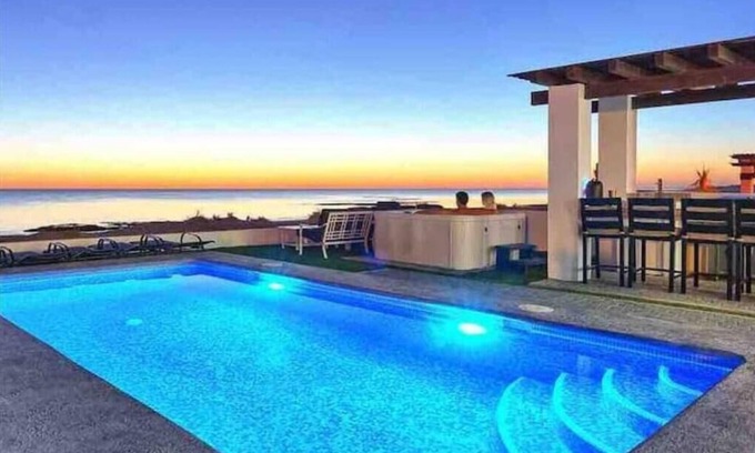La Choya Casa | Sunset Beach House Ocean Front Hot Tub & Pool