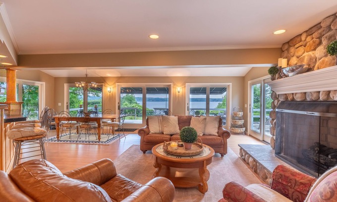 Town of Owasco Casa | Sunset Beach Lake House on Beautiful Owasco Lake - Great Family Summer Retreat!
