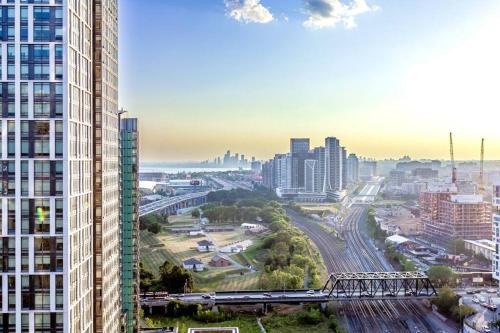 CityPlace Apartamento | Sunset Bliss: Elegant 2BR Condo with Scenic Views!