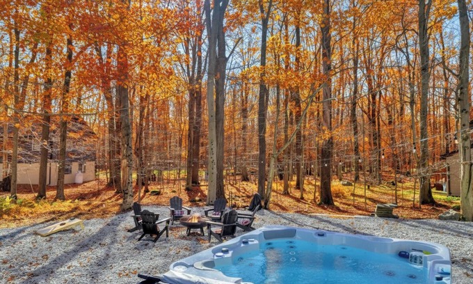 Gouldsboro Cabina | Sunset Cabin - Hot Tub, Game Room, Firepit, Lake