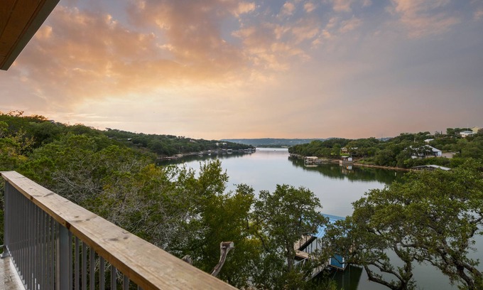 Council Creek South Casa | Sunset Cliff Retreat: pacífico lago frente al lago Buchanan