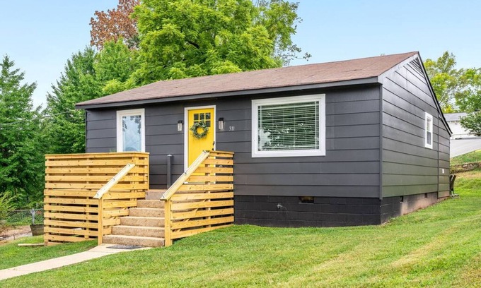 Northside Casa | Sunset Cottage - Mtn/Sunset views, GREAT location!