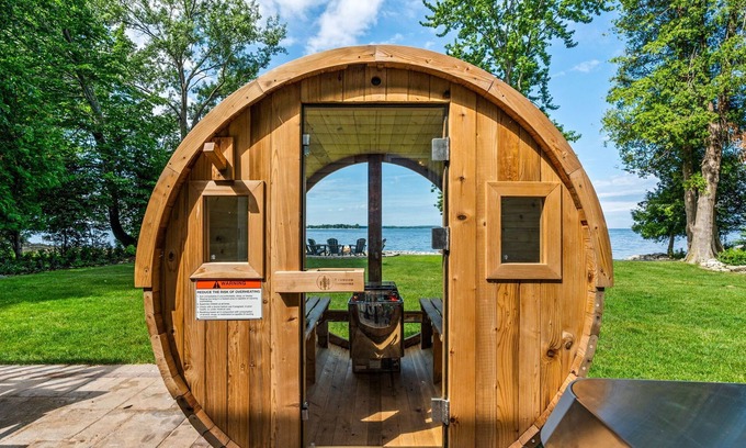 Sturgeon Bay Casa | Sunset Cove Fall & Winter retreat | Lakefront | Sauna | Hot Tub