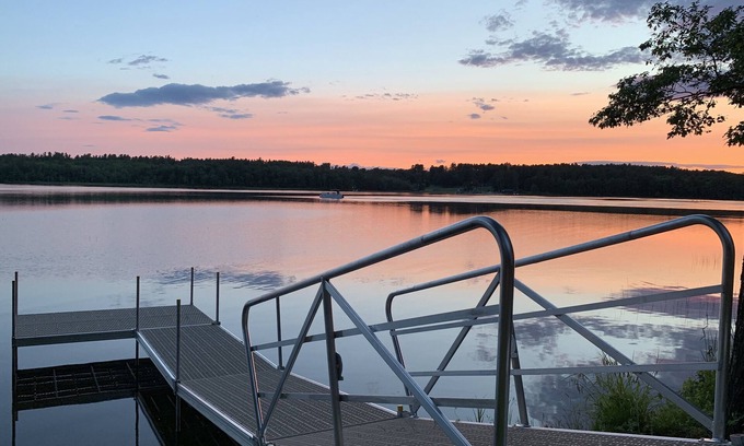 Poland Casa | Amplia casa moderna en Tripp Lake Maine