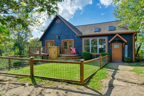 Dandridge Casa | Sunset Cove Lakefront Luxury Lodge with Private Dock