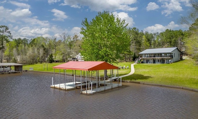 Lake Oconee Casa | Sunset Estate 7 bedrooms, Sleeps 18! + Game Room
