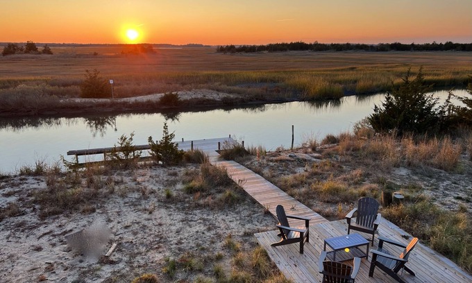 Broadkill Beach Casa | 🏖Sunset Gem, Waterfront Creek/Dock 🚣‍♀️ Beach Across Street 🦴Pet Friendly