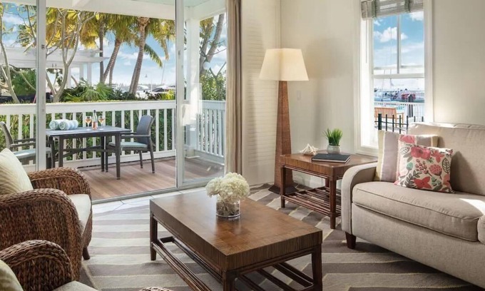 Truman Annex Complejo | Sunset Harbor Resort in Key West-Hemingway Days 2 BR-week of July 19-25, 2026