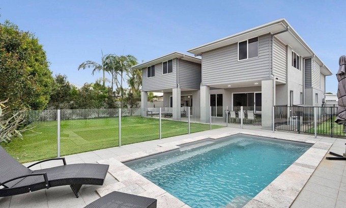 Pelican Waters Casa | Sunset House at Pelican Waters