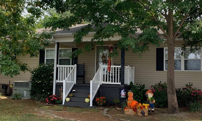 Guntersville Casa | Sunset House on Lake Guntersville: Fishermen & Cozy Family Paradise!