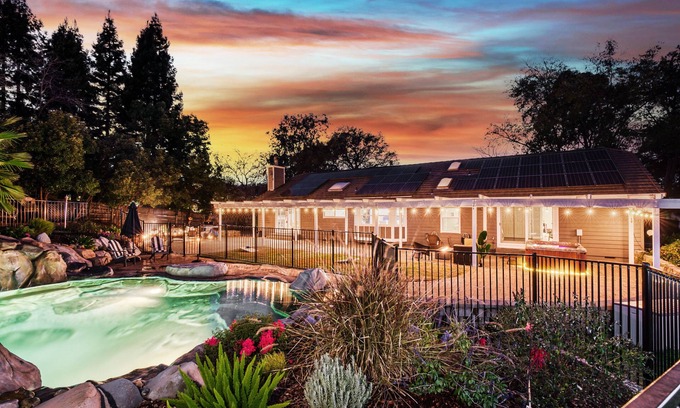 Newcastle Casa | Sunset House - Pool, Hot Tub, Game Room & Fire Pit
