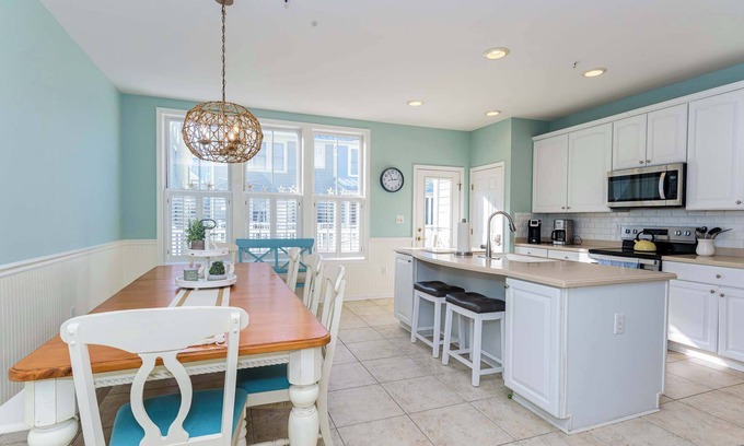 Sunset Island Casa | Sunset Island - 5 BR, Sleeps 12, 2 pools