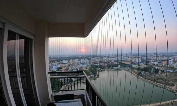 Agara Apartamento | Sunset+Lakeview-3BHK20Flr-Family