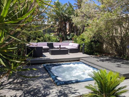 Anna Bay Apartamento | Sunset on Birubi pet friendly air con water views WI-FI and outdoor spa