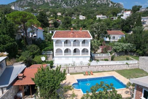 Sutomore Casa | Sunset Pool Retreat