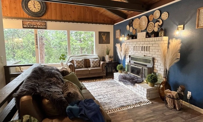 Mi-Wuk Village Cabaña | Sunset Retreat! Pet friendly mountain house