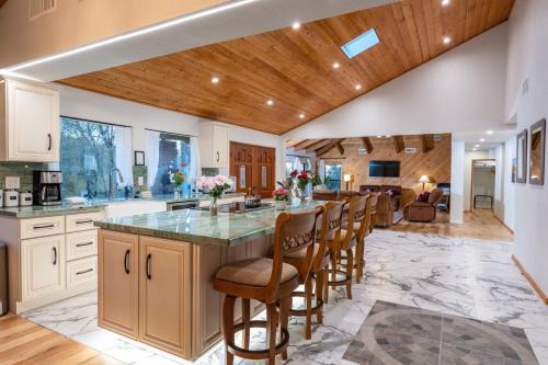 Coarsegold Casa | Sunset Retreat- TWO houses with hot tub, firepit, multiple kitchens, sleeps 20