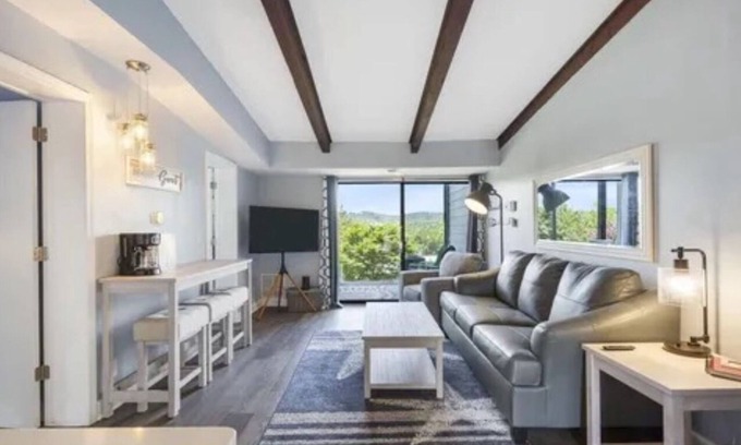 Kimberling City Condominio | Sunset Retreat at Kimberling City - pet friendly, ground floor condo, lake view