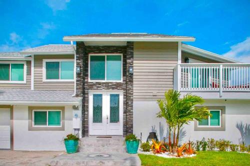 Port Canaveral Casa | Sunset Serenity-Remodeled 4BR Beach House with Oceanview
