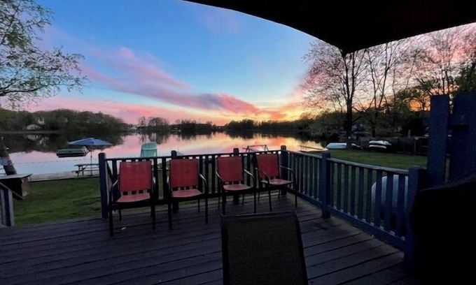 Clare Cabaña | Sunset Shores #3-Up North: Your Fall Getaway Awaits at Sunset Shores