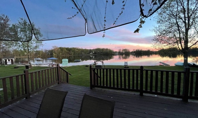 Clare Cabaña | Sunset Shores #4- Fishing : Unplug and Experience Michigan's Stunning Fall