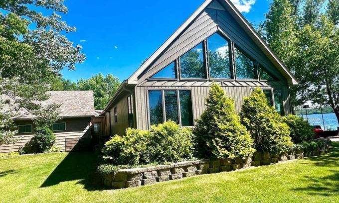 Ortonville Cabina | Sunset Shores; Lakefront Fishing, Family & Fun