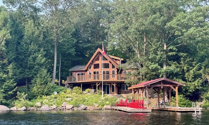 Bala Cabaña | Sunset Shores Muskoka