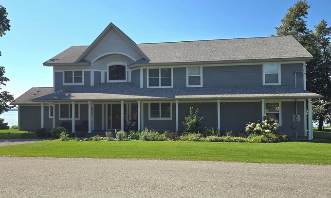 Cheboygan Casa | Sunset Shores of Aloha ~ Mullet Lake Retreat