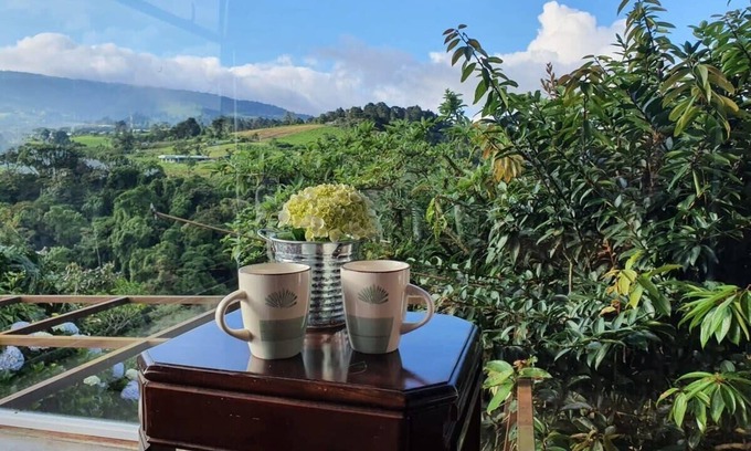 San Isidro Apartamento | Sunset Suite near Poas Volcano & SJO Airport