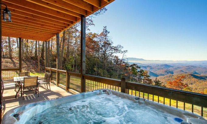 Sevierville Casa | Sunset Summit - Pool, Theater Room, Games, & VIEWS