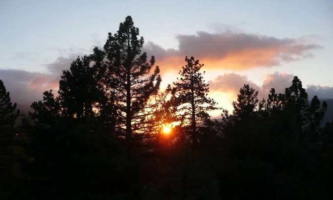 Pine Mountain Club Cabina | Vista de la puesta de sol en Pine Mountain Club ~ Perro OK ~ ¡Especiales!