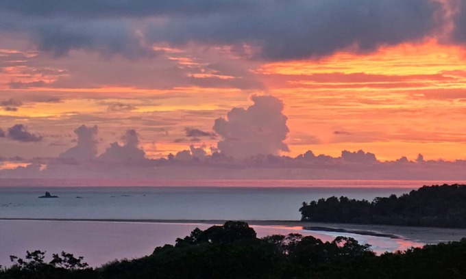 Ballena Villa | VILLA UNIQUE, Ocean view, close to beach & no 4x4 needed