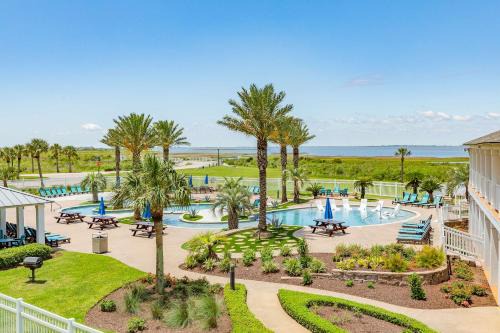 Galveston Casa | Sunset Vista By the Sea - Sparkling Pool and Bay Views! Enjoy Beach Club - Lazy River - Hot Tub!