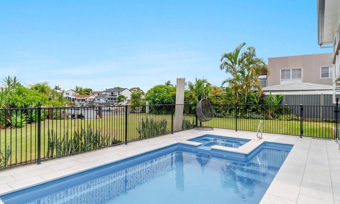 Yamba Casa | Sunset Waters | Waterfront with Pool