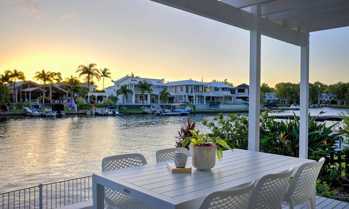 Noosaville Apartamento | Sunsets at Snowmas, Pooch Friendly & Stunning View