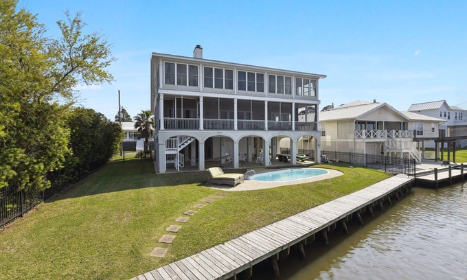 Pass Christian Casa | Sunsets on the bay with private pool and sunporch/screenporch