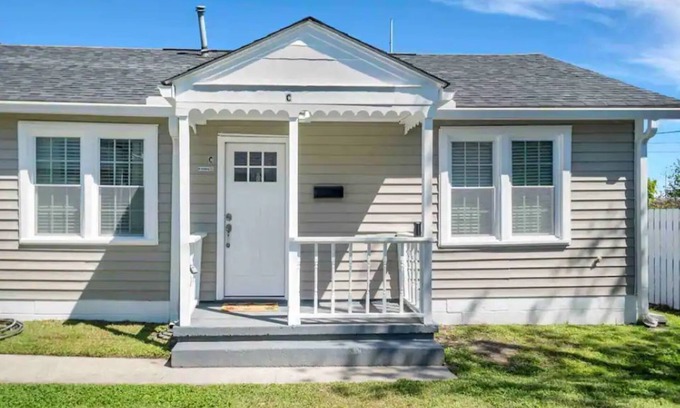 North Charleston Apartamento | Sunshine Bungalow Minutes from DowntownCharleston
