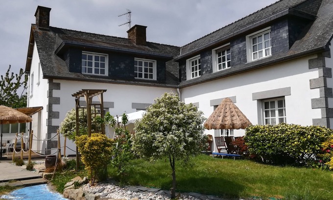 Saint-Brice-en-Cogles Casa | Sunshine family cottage