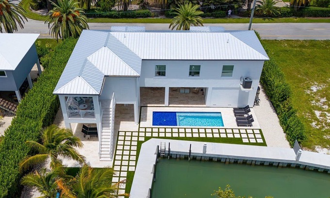 Coury Casa | Sunshine Getaway in KCB Luxury Pool Home