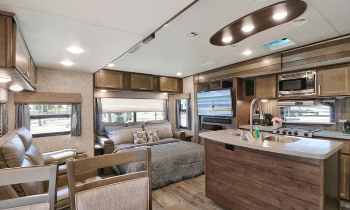Big Pine Key Casa | Sunshine Key King Travel Trailer 4