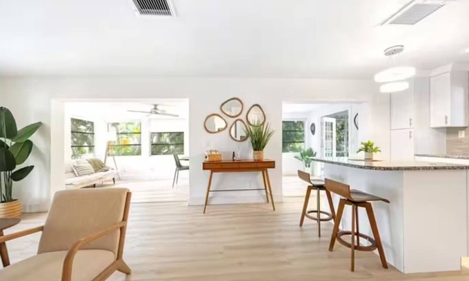 East Naples Casa | Sunshine Luxe Getaway