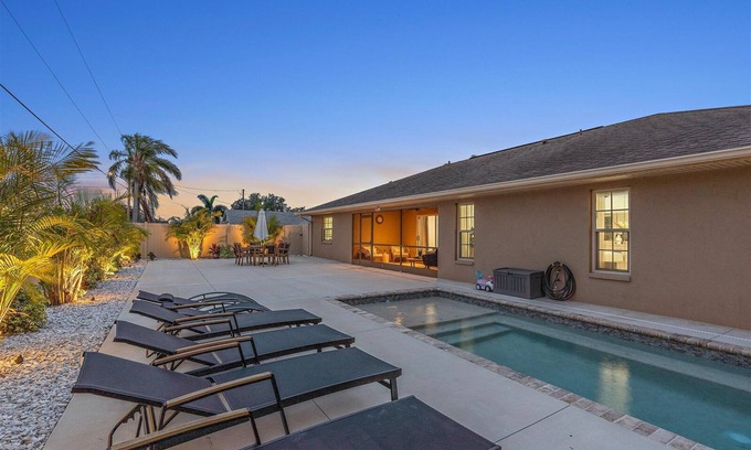 Southgate Casa | Sunshine Manor | Saltwater Pool + Electric Bikes!