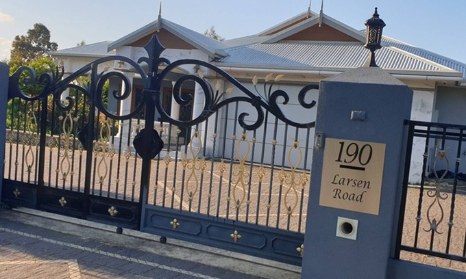 Byford Casa | Sunshine Rest House Room in Byford