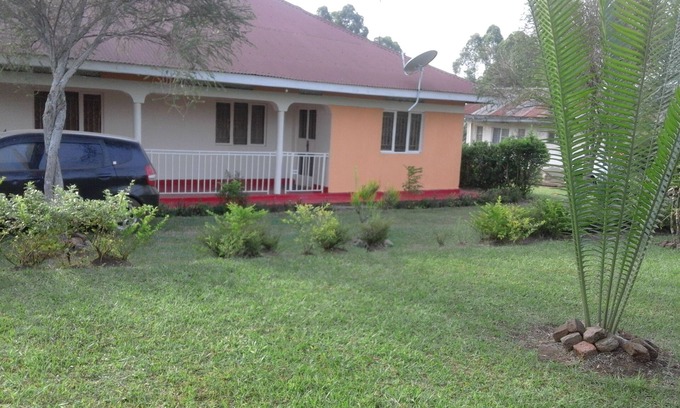 Fort Portal Casa | Sunshine Villa Holiday Home